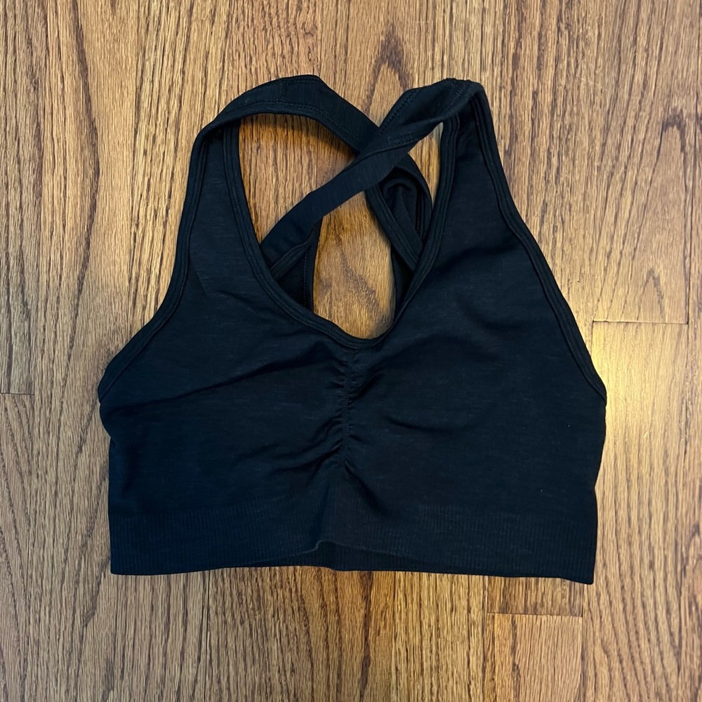 Alphalete Black Cross-Back Sports Bra
